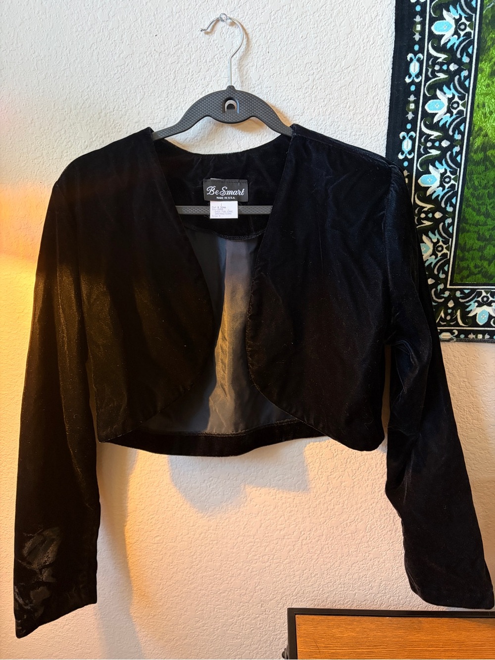 Women’s Black Velvet Cropped Jacket M goth punk y2k 90s whimsigoth vintage